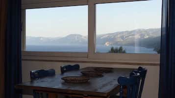 Apartment, 2 Bedrooms, Smoking, Terrace | Dining room