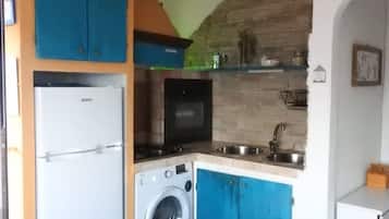 Apartment, 2 Bedrooms, Smoking, Terrace | Interior