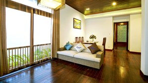 3 bedrooms, bed sheets - Azumi 03 Bedroom First Floor Apartment Hoian (Da Nang)