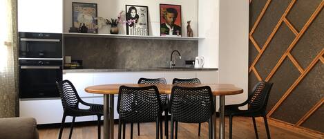 Apartment, 4 Bedrooms, City View | Dining