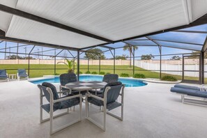 Villa, 5 habitaciones, alberca privada, vista al jardín | Terraza o patio