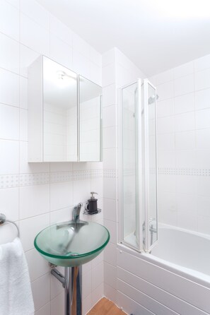 Apartment, 1 Schlafzimmer, Balkon | Badezimmer