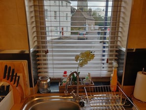 Apartment, 2 Bedrooms, Balcony, River View | Interior