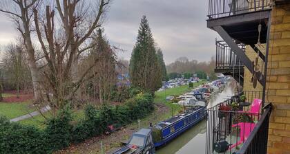 Marina View Duplex Apt 2 BR Parking St Neots Town Centre