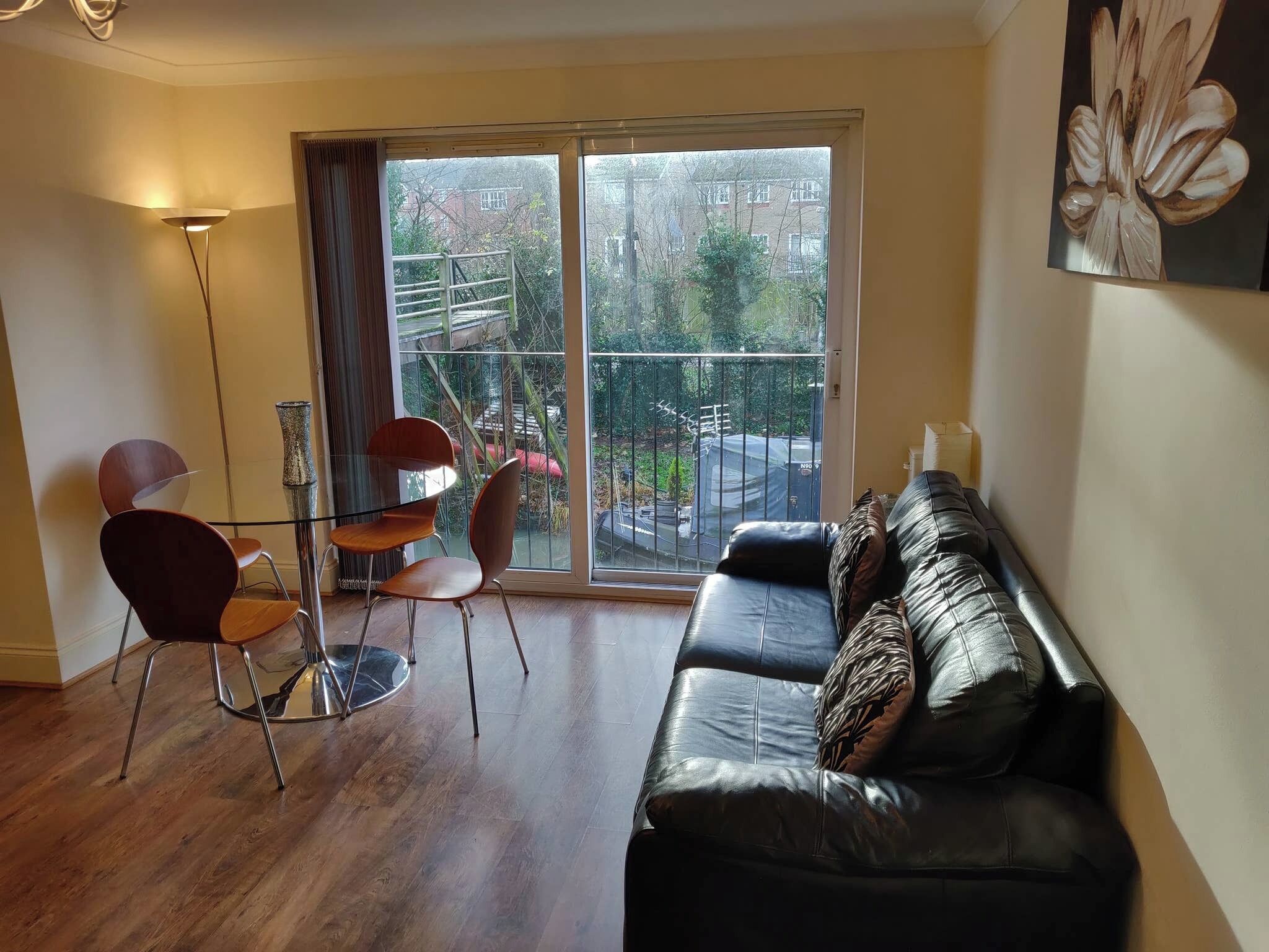 Apartment, 2 Bedrooms, Balcony, River View | Lounge