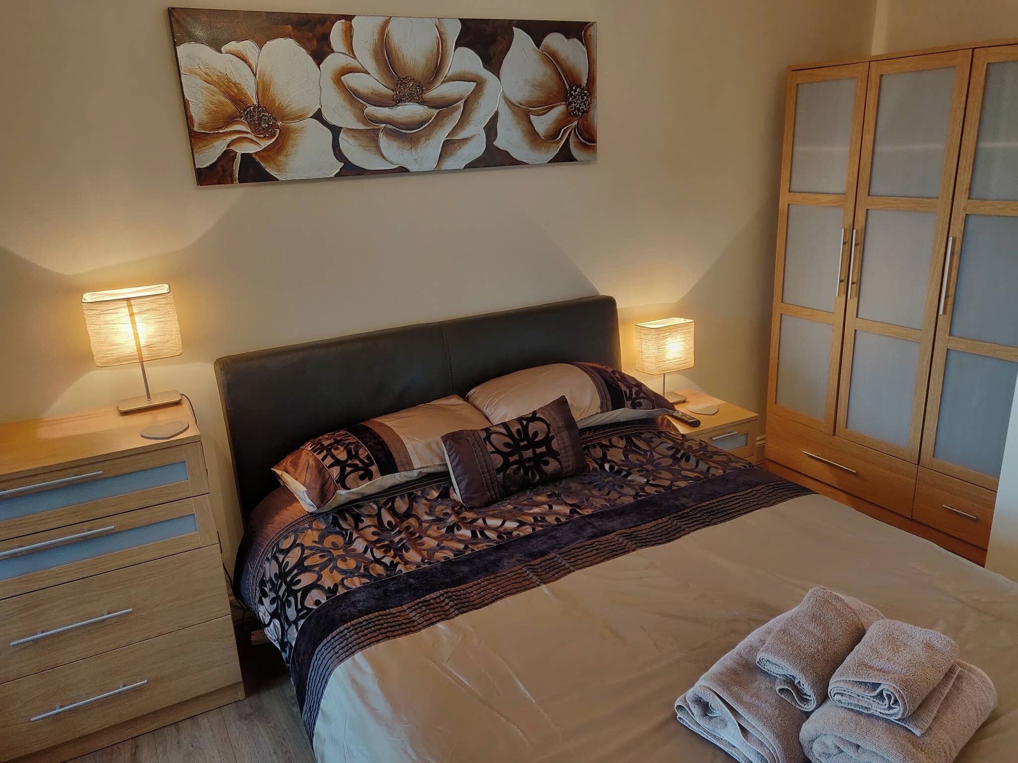 Apartment, 2 Bedrooms, Balcony, River View | 2 bedrooms, iron/ironing board, bed sheets