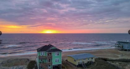 Spiritual Sunrises and Glorious Sunsets, right on the Beach, dogs welcome!