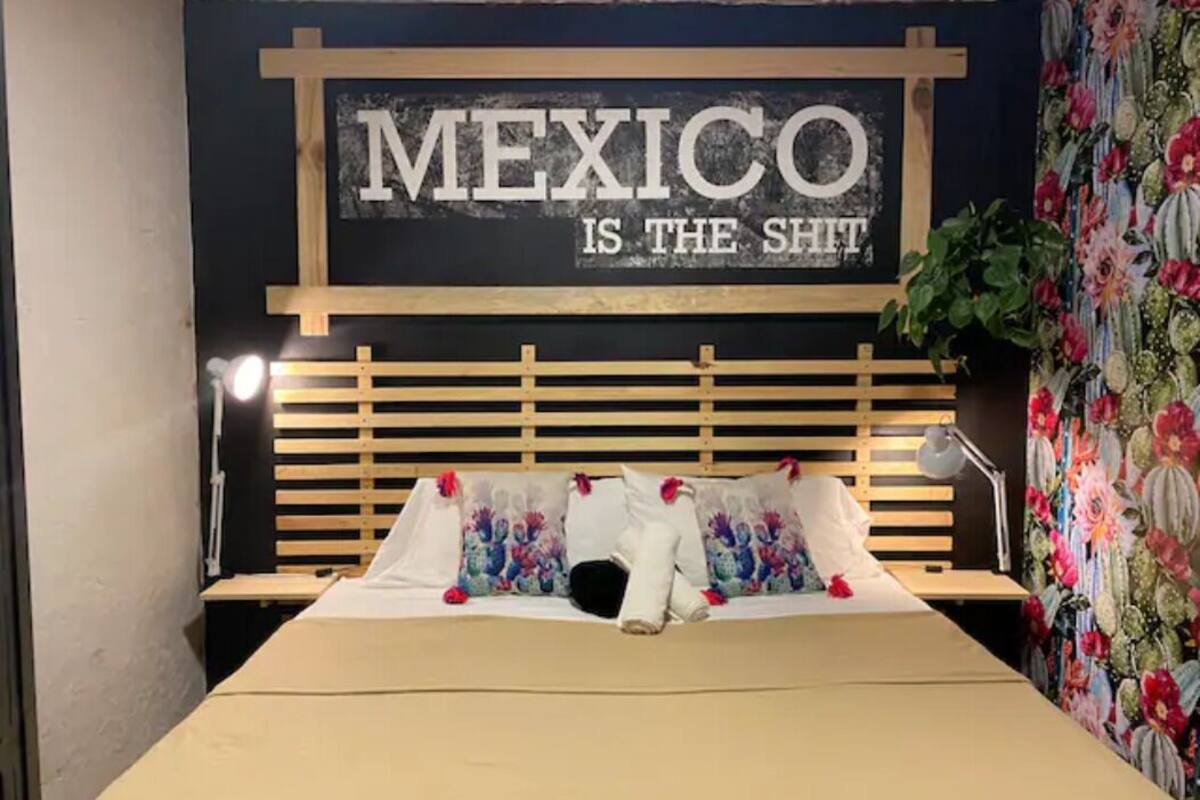 Deluxe Room | Hypo-allergenic bedding, free WiFi, individually decorated, bed sheets