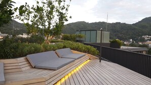 Appartement, 1 slaapkamer, balkon, uitzicht op bergen | Terrein van de accommodatie