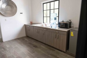 Apartment, 1 Bedroom, Smoking, Patio | Private kitchen