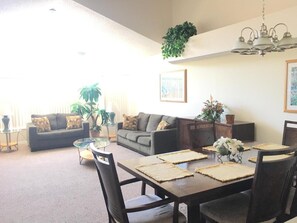 House, 3 Bedrooms, Terrace, Garden View | Dining