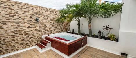 Condo, 3 habitaciones, para fumadores, balcón | Terraza o patio