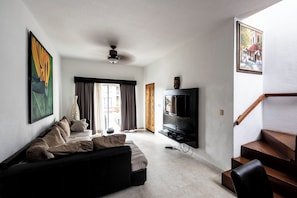 Condo, 3 Bedrooms, Smoking, Balcony | Room amenity