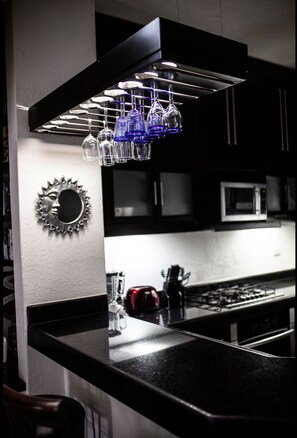 Condo, 3 habitaciones, para fumadores, balcón | Interior