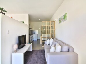 Living area - Pleasant Studio With View Near the Beach (Lowlands)