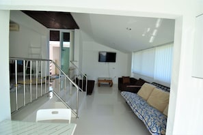Villa, 5 Bedrooms | Interior