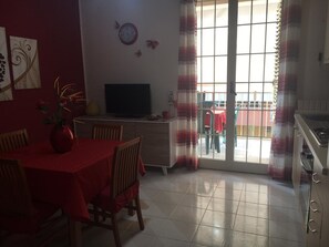 Apartment, 1 Bedroom, Smoking, Balcony | Interior