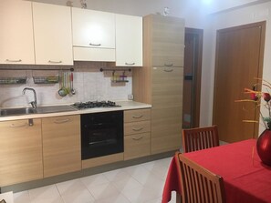 Apartment, 1 Bedroom, Smoking, Balcony | Interior