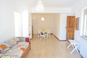 Villa, 4 Schlafzimmer, Raucher, Balkon | Innenbereich