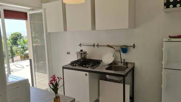 Vila, 4 kamar tidur, Boleh Merokok, balkon | Dapur pribadi | Lemari es, microwave, ketel listrik, dan peralatan masak/sendok-piring