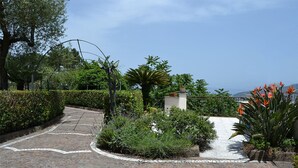 Apartment, 2 Bedrooms, Patio, Ocean View | Property grounds