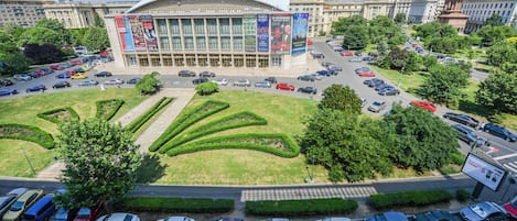 Estudio, 1 habitación, vistas a la ciudad | Aparcamiento | Aparcamiento sin asistencia