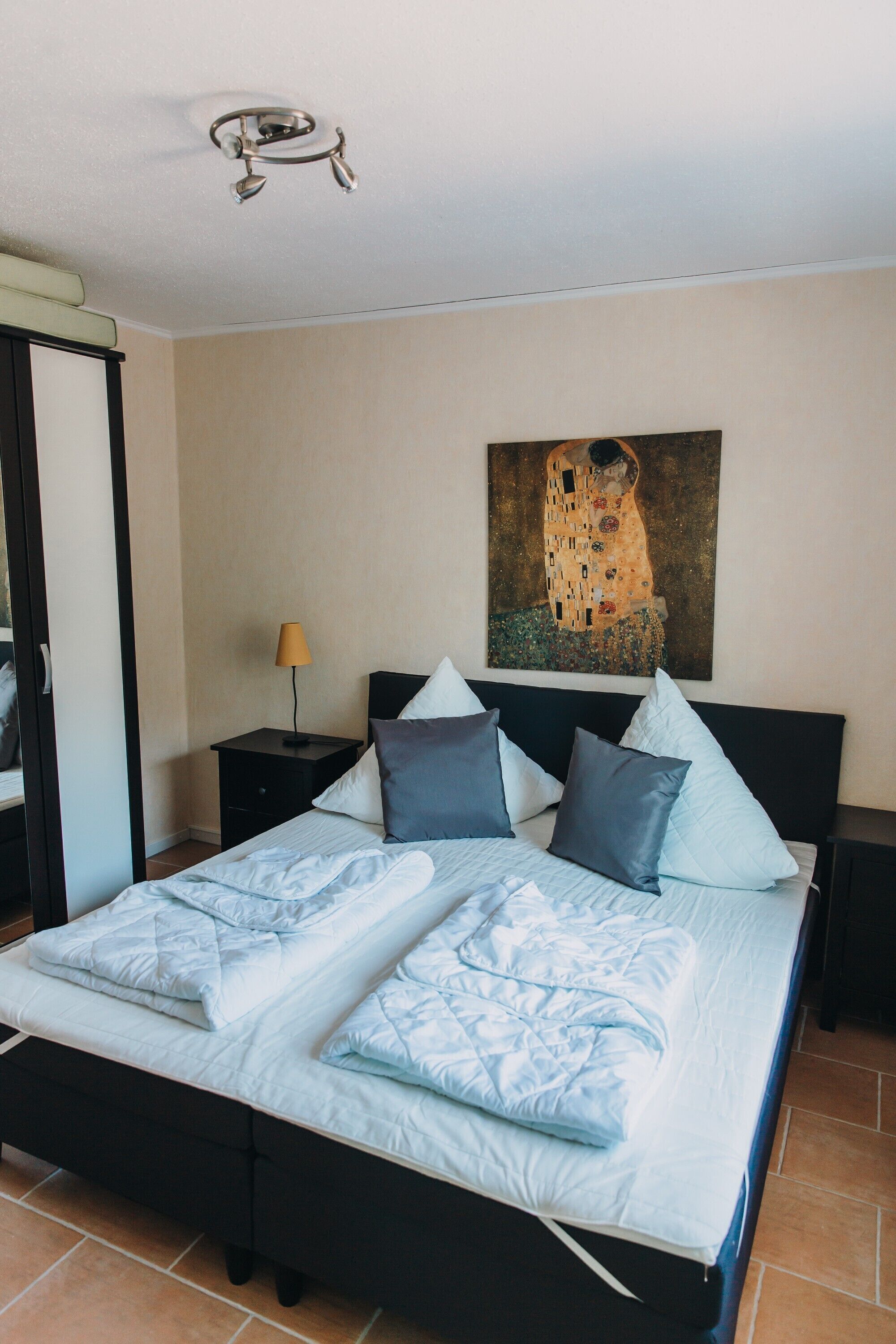 2 quartos, ferros/tábuas de passar roupa, Wi-Fi de cortesia