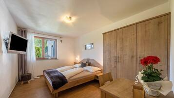 2 quartos, ferros/tábuas de passar roupa, Wi-Fi de cortesia