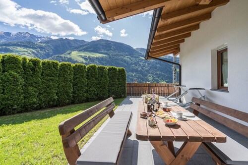 Ferienwohnung " Pfandlerhof Rot" mit Bergblick, WLAN, Balkon & Garten