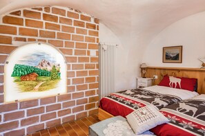 1 dormitorio, tabla de planchar con plancha, wifi gratis y ropa de cama