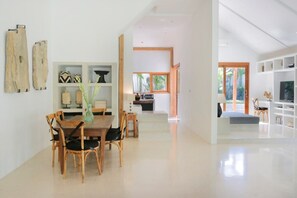 Villa, 3 soverom, røyk, terrasse | Spiseområde