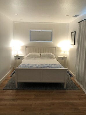 3 bedrooms, iron/ironing board, travel crib, free WiFi