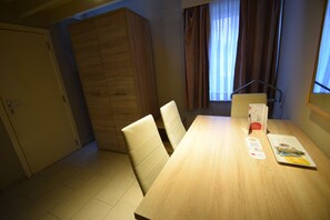 Apartment, 1 Bedroom, Terrace | Dining room - Condo Gardens Leuven - Large One Bedroom (Leuven)