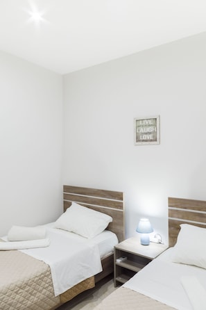 5 bedrooms, desk, iron/ironing board, free WiFi