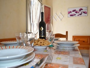 Maison, 2 chambres, balcon, vue sur la ville | Restauration
