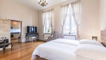 1 bedroom, travel crib, WiFi, bed sheets