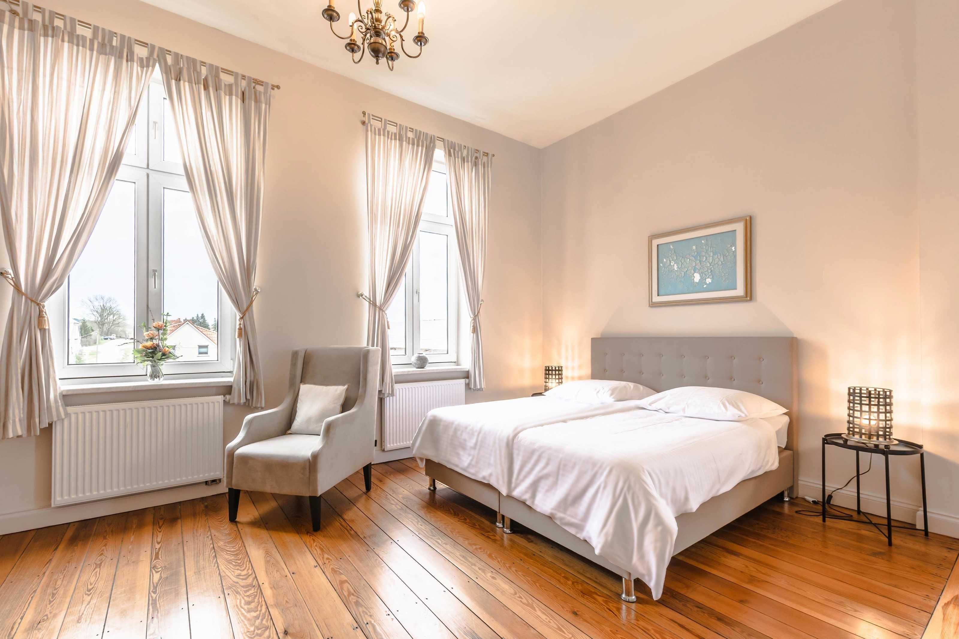 1 bedroom, travel crib, WiFi, bed sheets