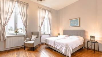 1 bedroom, travel crib, WiFi, bed sheets