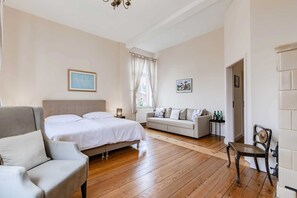 1 bedroom, travel crib, WiFi, bed sheets