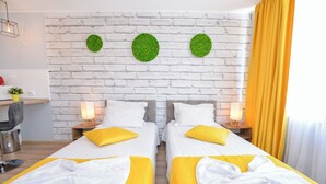 Studio, 1 Bedroom, City View | 1 bedroom - Candy Studio - Cismigiu Gardens - Quiet Room - Open Kitchen -smart Tv (Bucharest)
