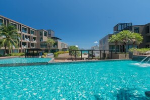 室外游泳池