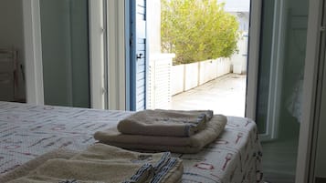 2 camere, culla da viaggio, Wi-Fi gratuito, lenzuola