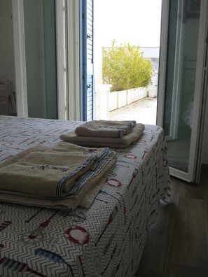 2 habitaciones, cuna de viaje, wifi gratis y ropa de cama 