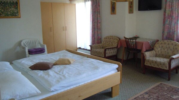 1 habitación y ropa de cama 