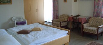 Dreibettzimmer 1 - Haus Gertraud Brand