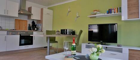 Réfrigérateur, micro-ondes, four, lave-vaisselle