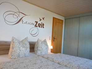 2 slaapkamers, reisbedje, wifi, beddengoed