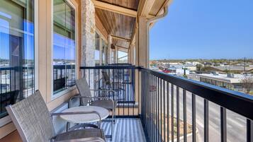 Luxe beddengoed, een bureau, een laptopwerkplek, gratis wifi