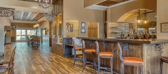Best Western Bandera Suites & Saloon