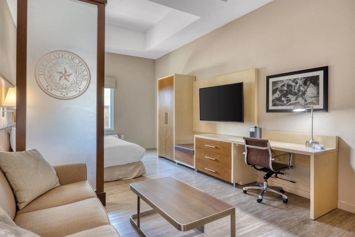 Suite, 1 King Bed, Accessible, Refrigerator & Microwave (with Sofabed) | Premium bedding, desk, laptop workspace, free WiFi